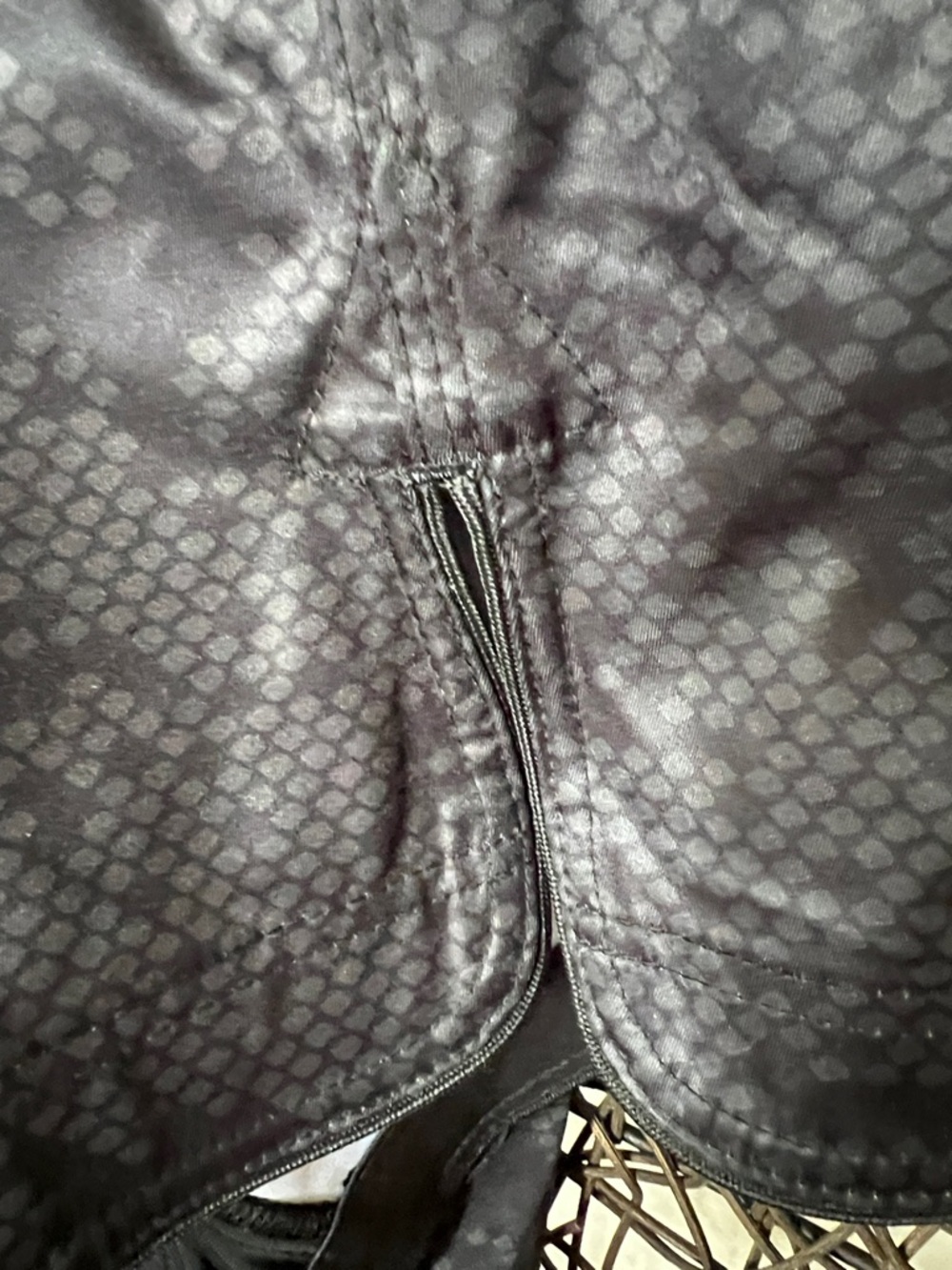Hayabusa Hexagon Mid-Thigh Hybrid Fight Short black virtually indestructible M - Picture 11 of 16